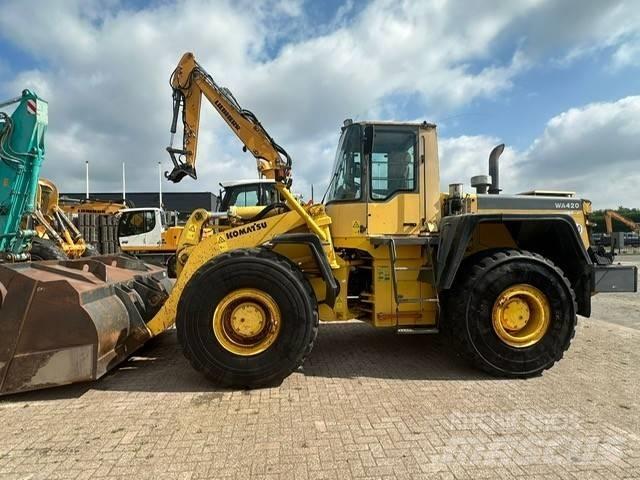 Komatsu WA 420-3 لوادر بعجل