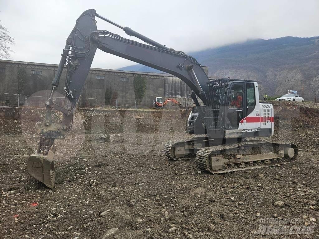 Doosan DX 235 LCR حفارات زحافة