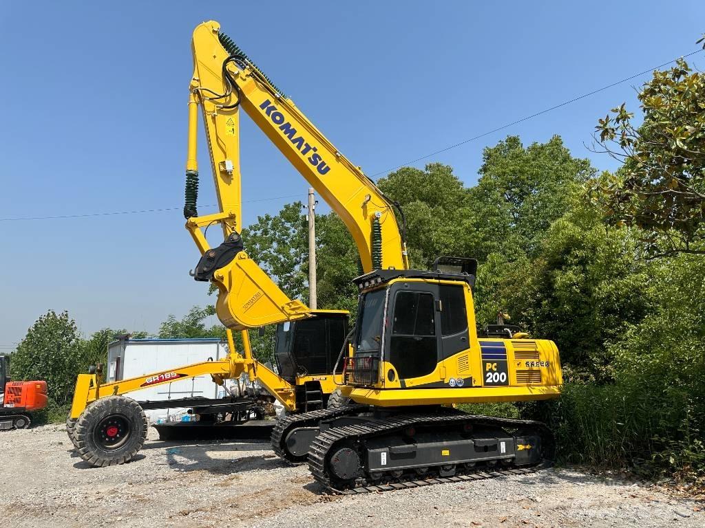 Komatsu PC200-8 حفارات زحافة