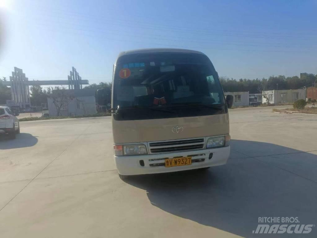 Toyota Coaster Bus حافلة صغيرة
