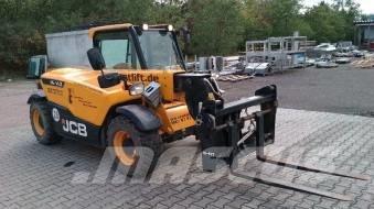 JCB 525-60 مناولات متداخلة