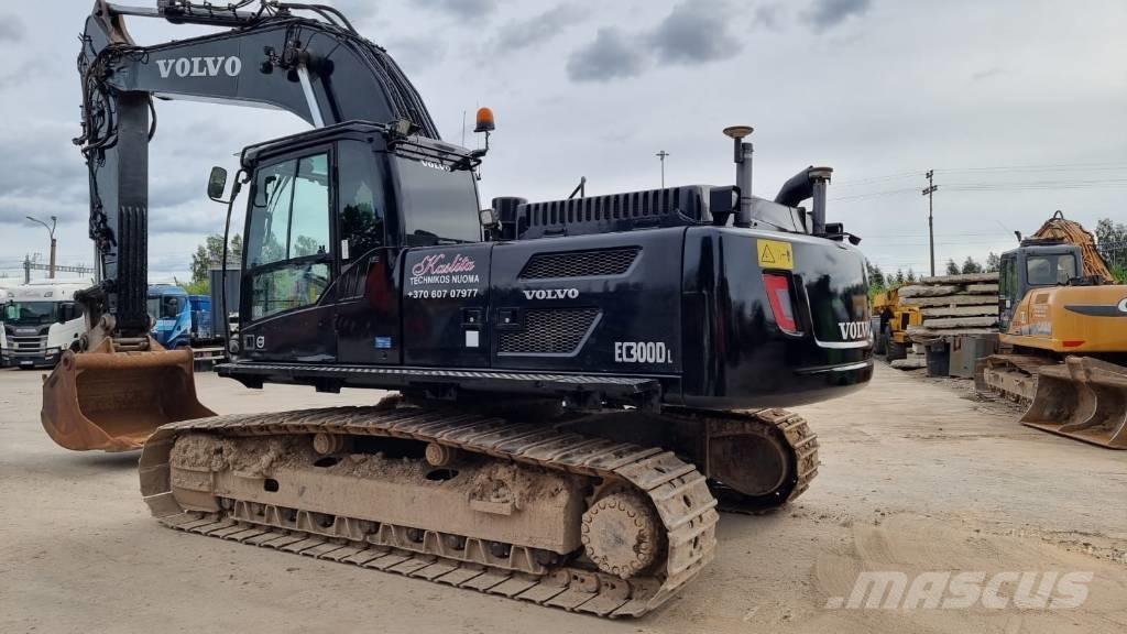 Volvo EC 300 D L حفارات زحافة