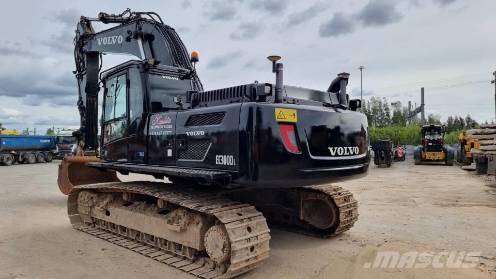 Volvo EC 300 D L حفارات زحافة