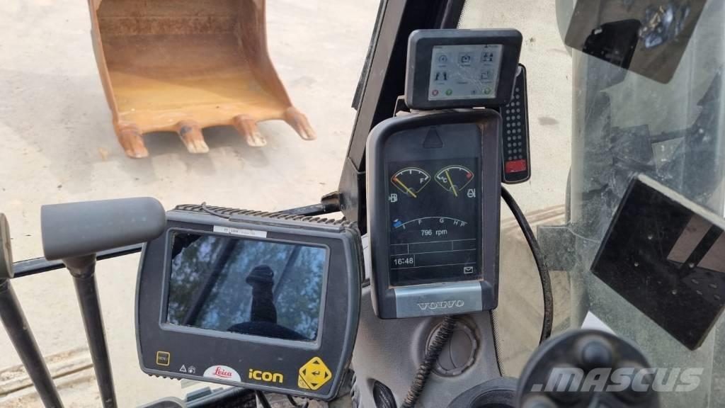 Volvo EC 300 D L حفارات زحافة