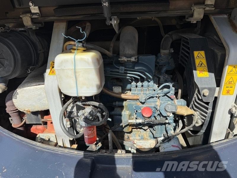 Kubota KX 121-3 A حفارات صغيرة أقل من 7 طن (حفارات صغيرة)