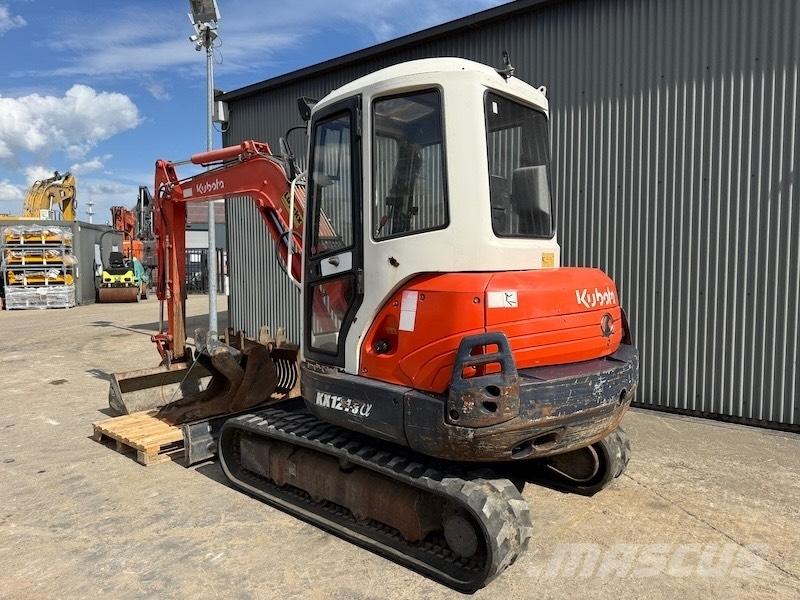 Kubota KX 121-3 A حفارات صغيرة أقل من 7 طن (حفارات صغيرة)