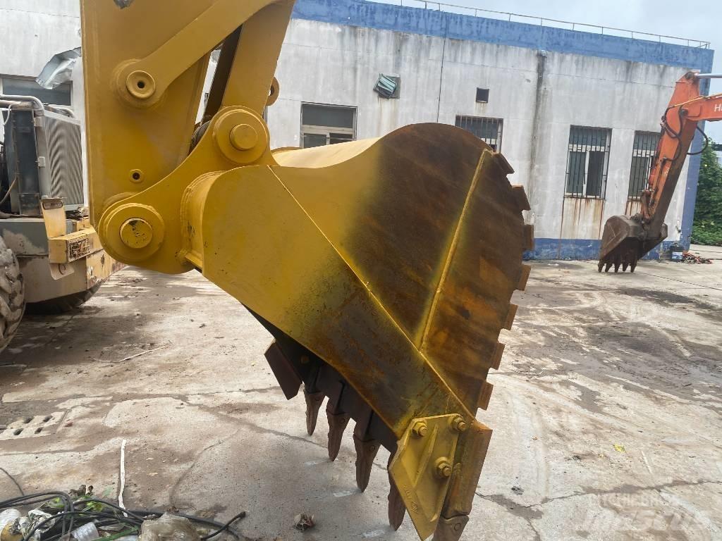 CAT 336 D حفارات زحافة