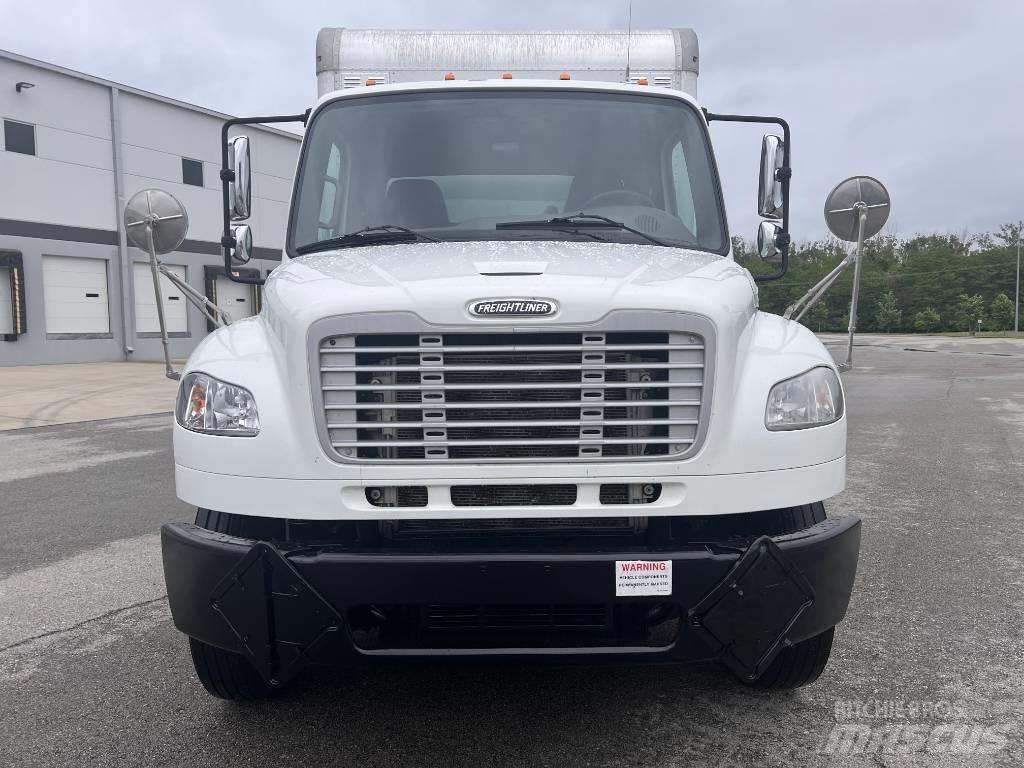 Freightliner M 106 شاحنات ذات هيكل صندوقي