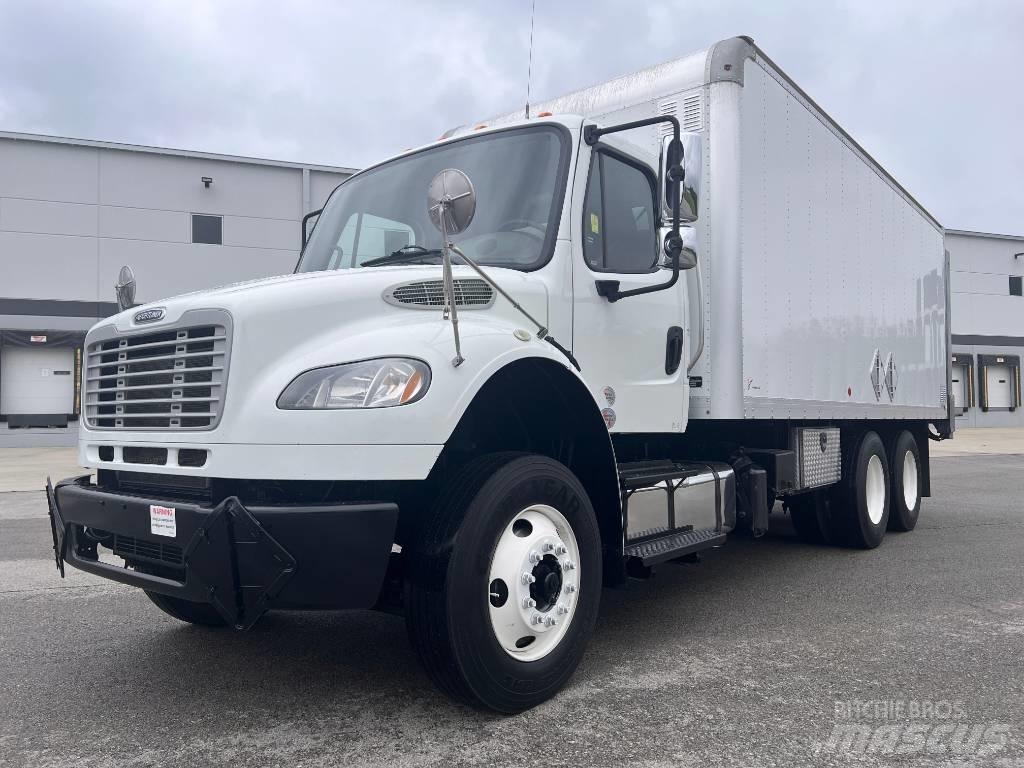 Freightliner M 106 شاحنات ذات هيكل صندوقي