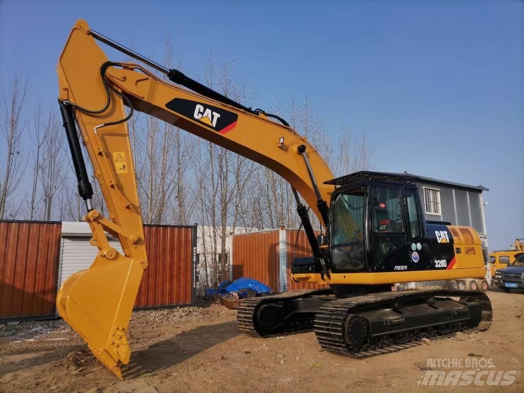 CAT 320 D حفارات زحافة