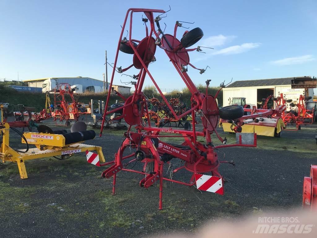 Lely LOTUS 770 مكابس وميبسات التبن