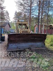 CAT D 5 B LGP بلدوزرات مجنزرة