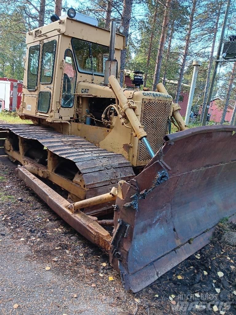CAT D 5 B LGP بلدوزرات مجنزرة
