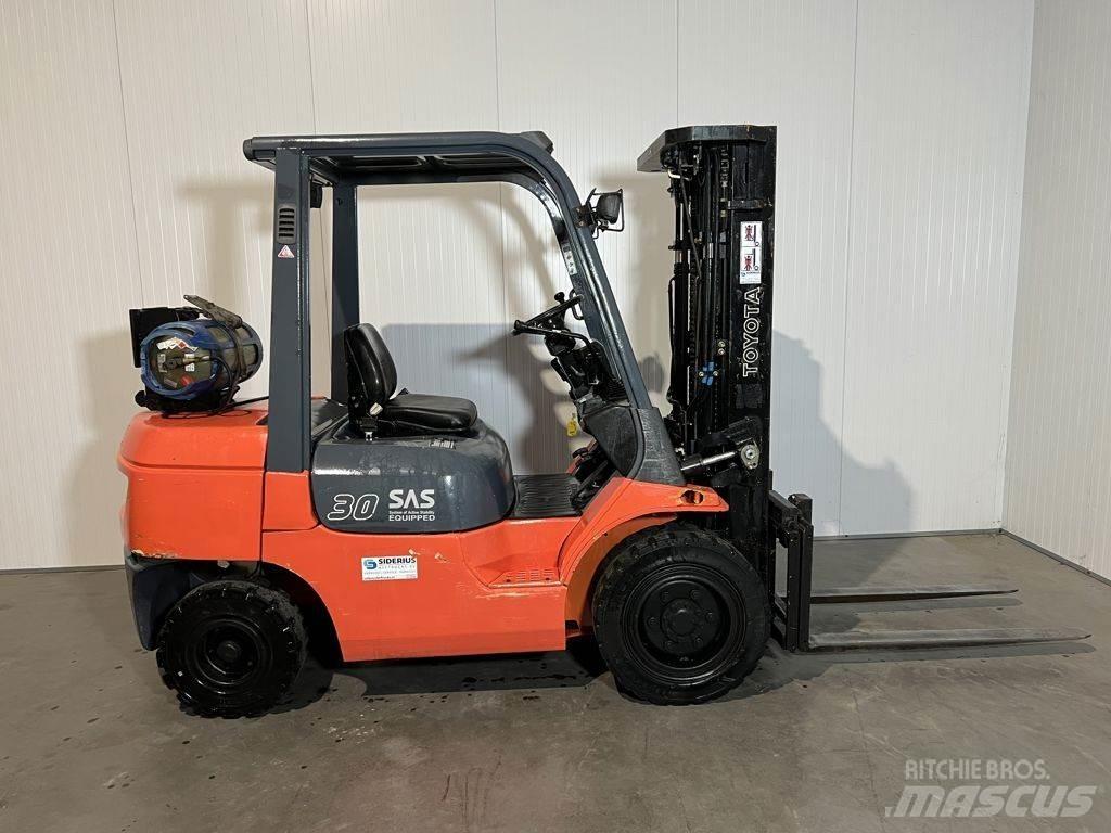 Toyota 02-7FGF30 شاحنات LPG