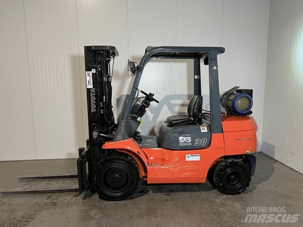 Toyota 02-7FGF30 شاحنات LPG