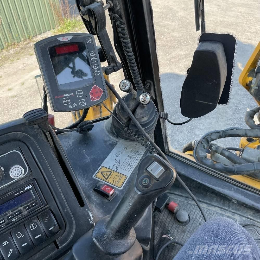JCB 4 CX لوادر ذات جرافات عكسية