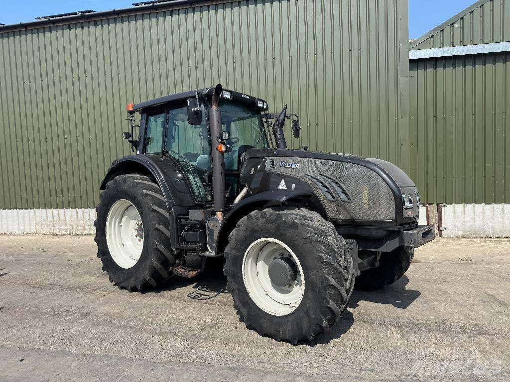 Valtra T163 Direct الجرارات