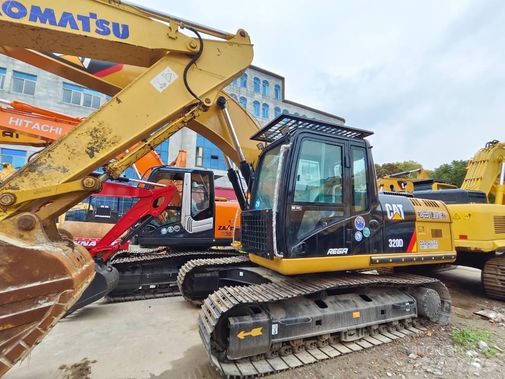CAT 320 D حفارات زحافة