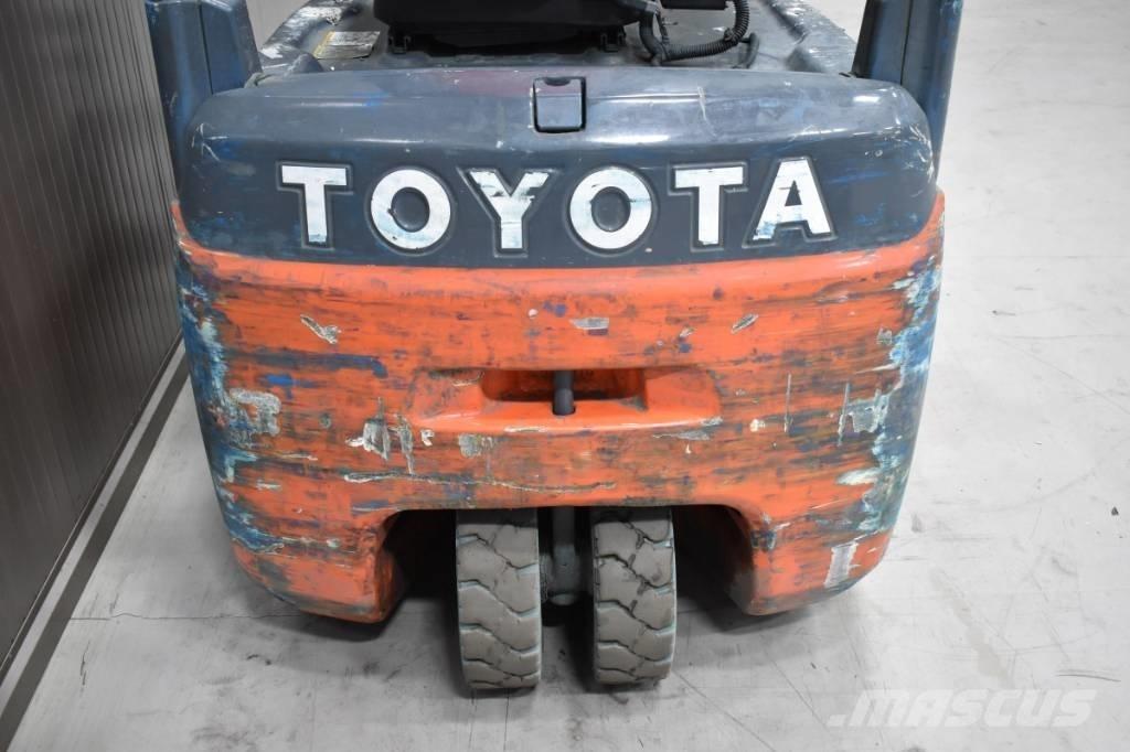 Toyota 8FBE16T شاحنات ذات رافعات شوكية تعمل بالكهرباء