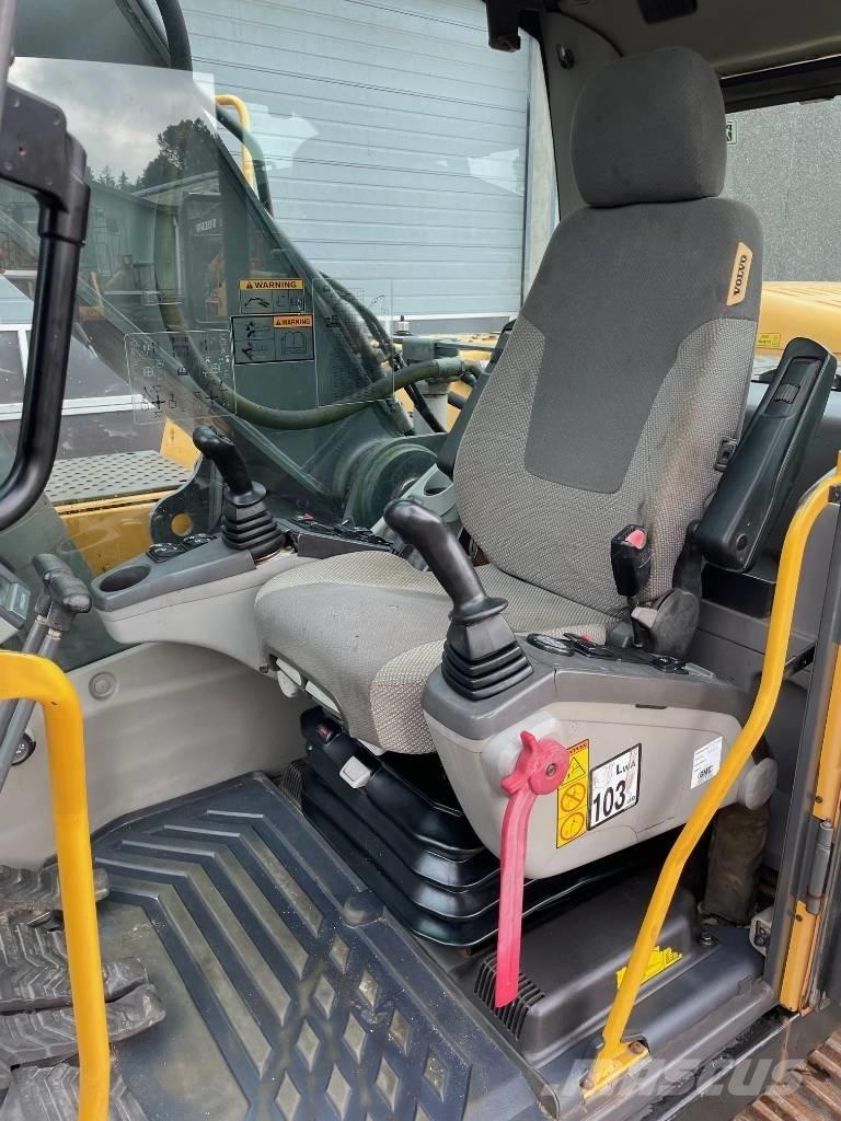 Volvo EC240C حفارات زحافة