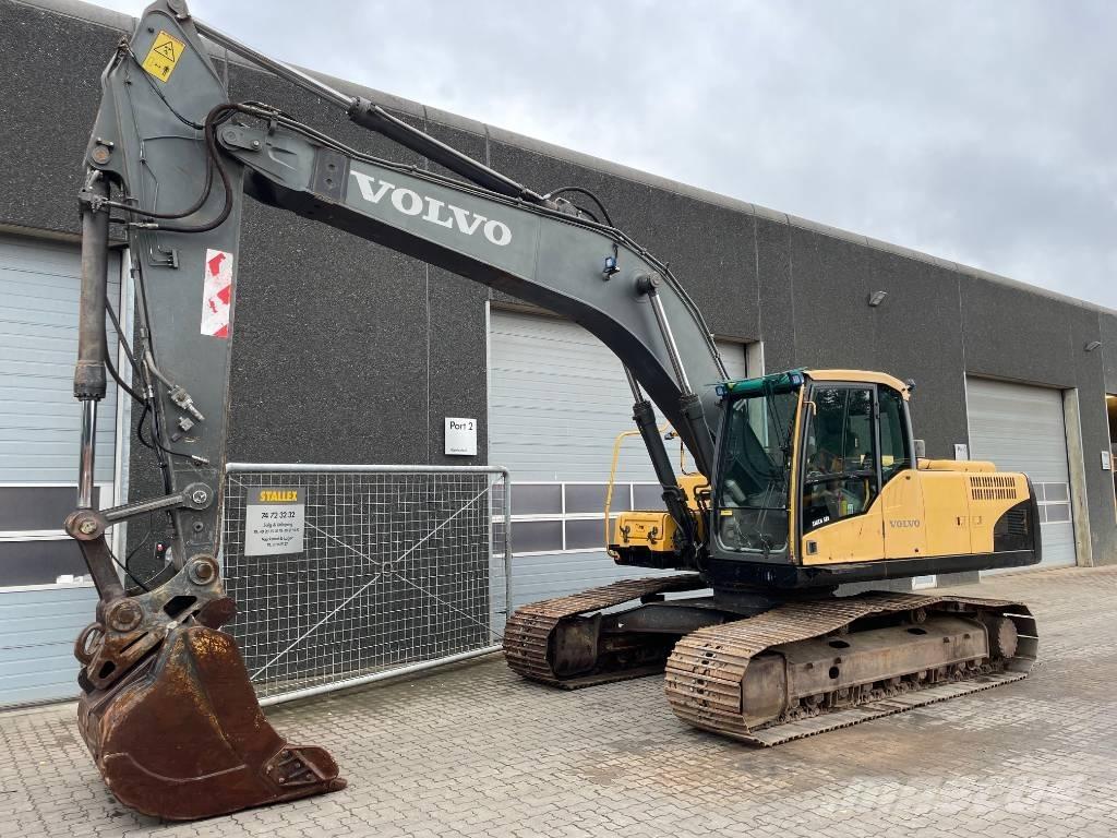 Volvo EC240C حفارات زحافة