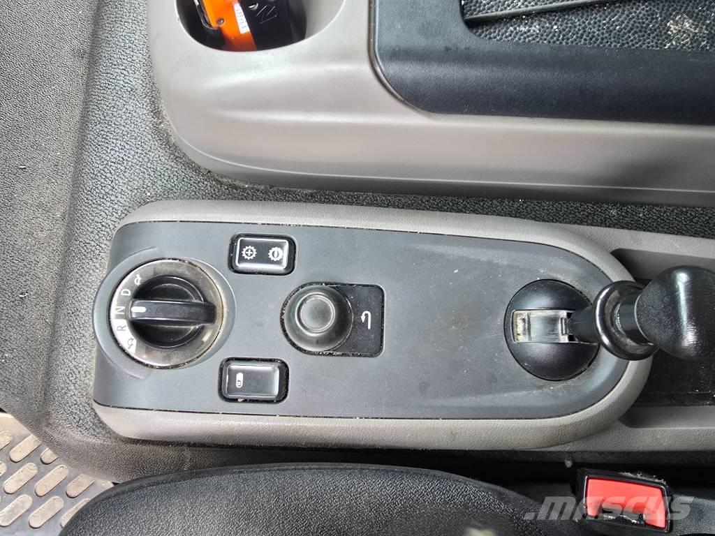 DAF LF210 شاحنات ذات هيكل صندوقي