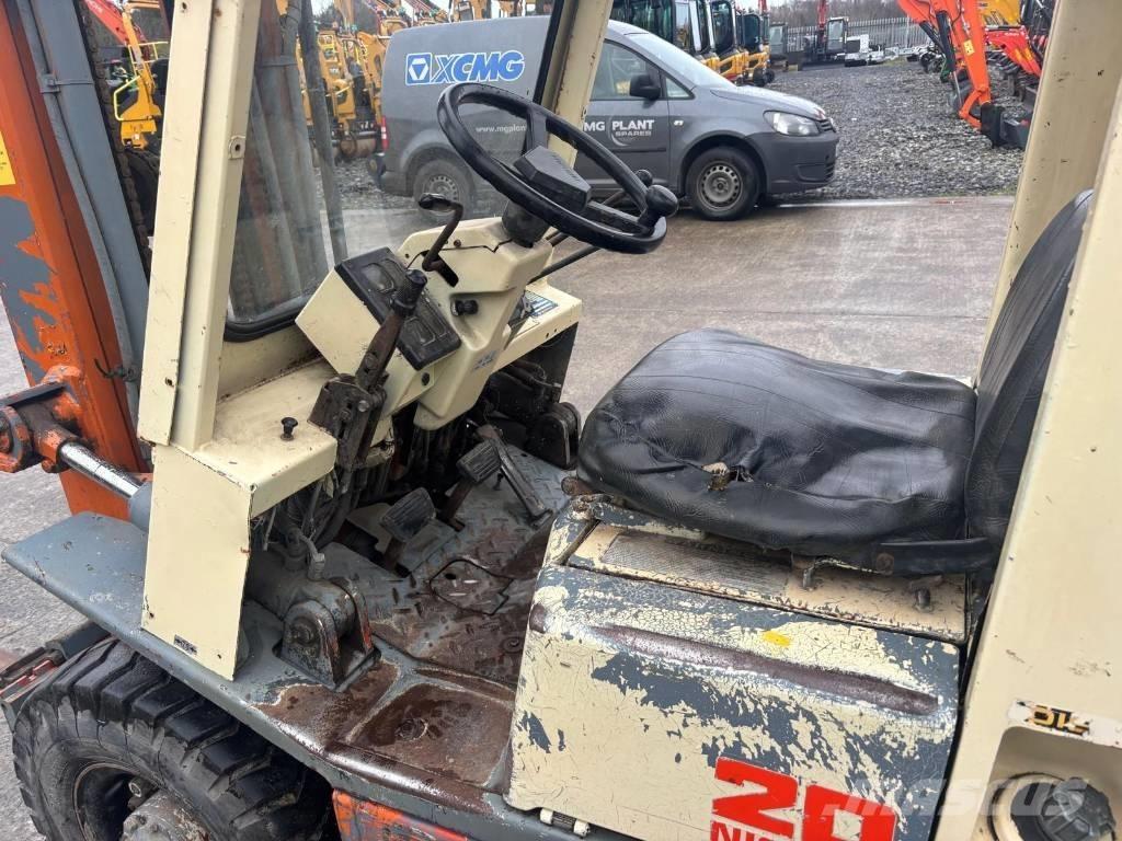 Nissan EH02A20U شاحنات الديزل