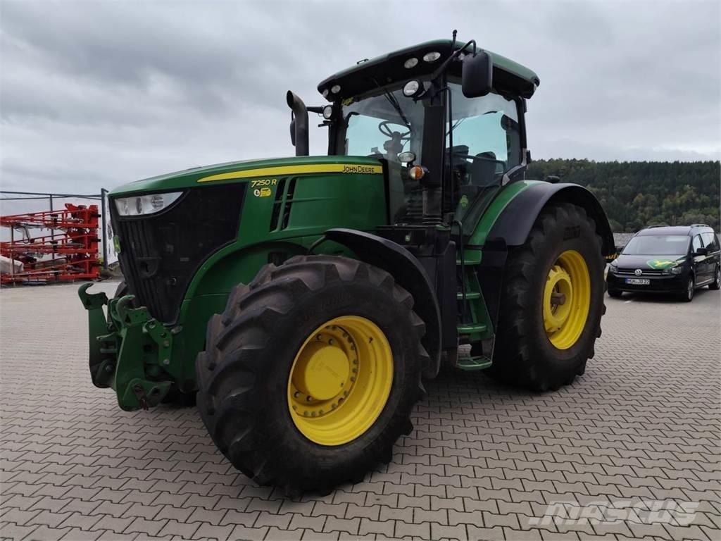 John Deere 7250R الجرارات