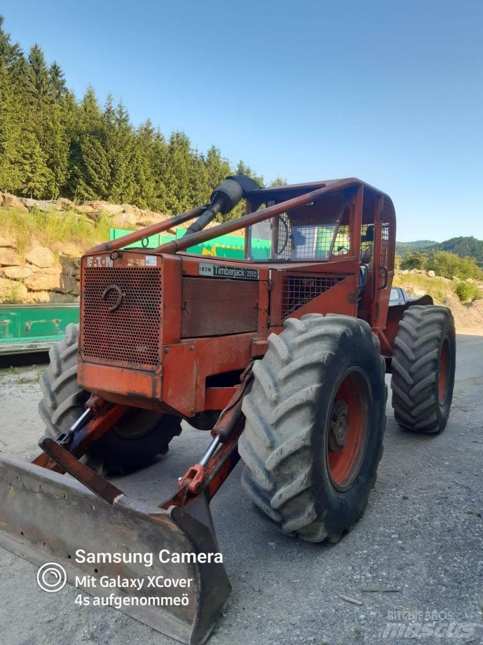 Timberjack 225 D ساحبات الأشجار