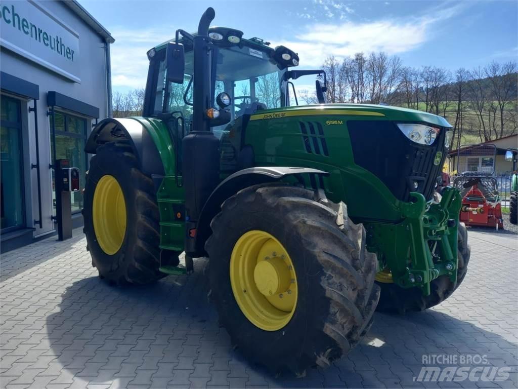 John Deere 6195M الجرارات