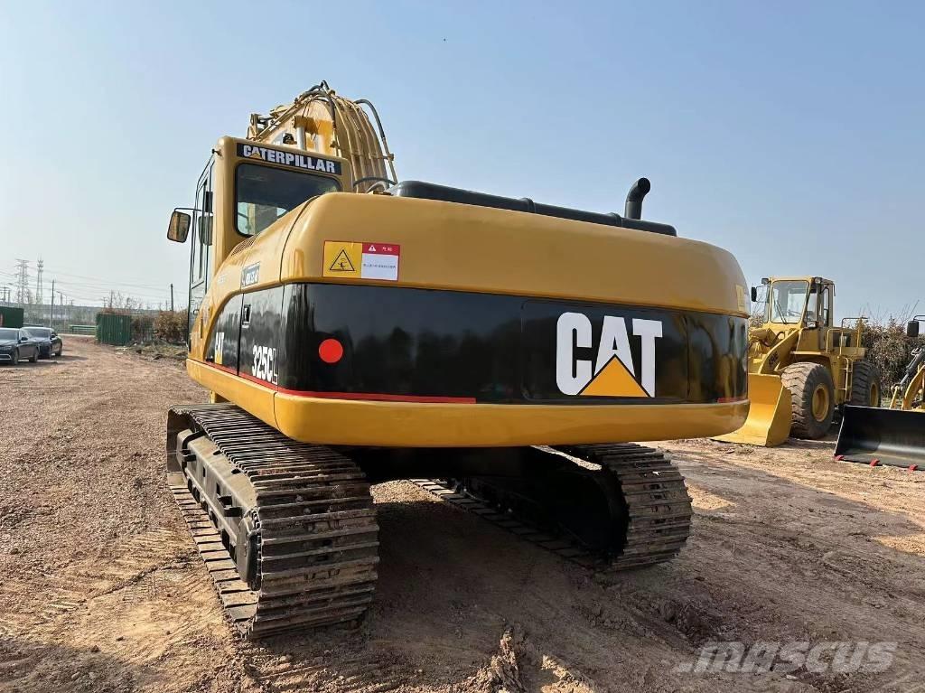 CAT 325 CL حفارات زحافة