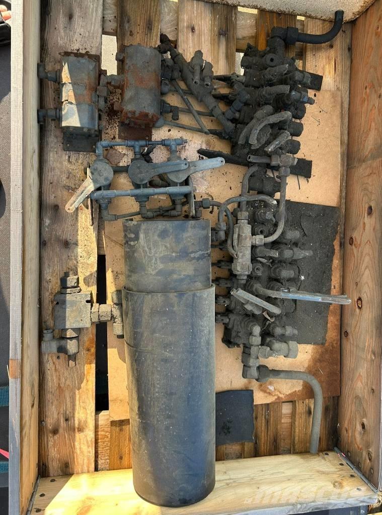 Malkki AR313000 لوادر منخفضة