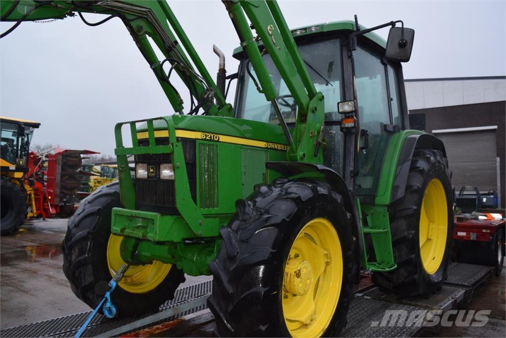 John Deere 6210 الجرارات
