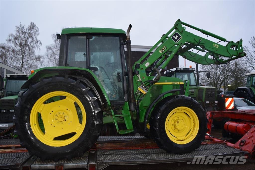 John Deere 6210 الجرارات