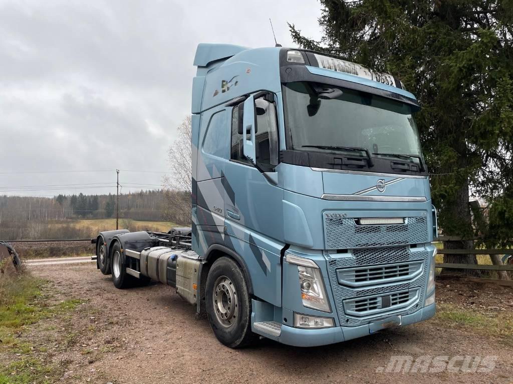 Volvo FH 13 540 شاحنات بمقصورة وهيكل