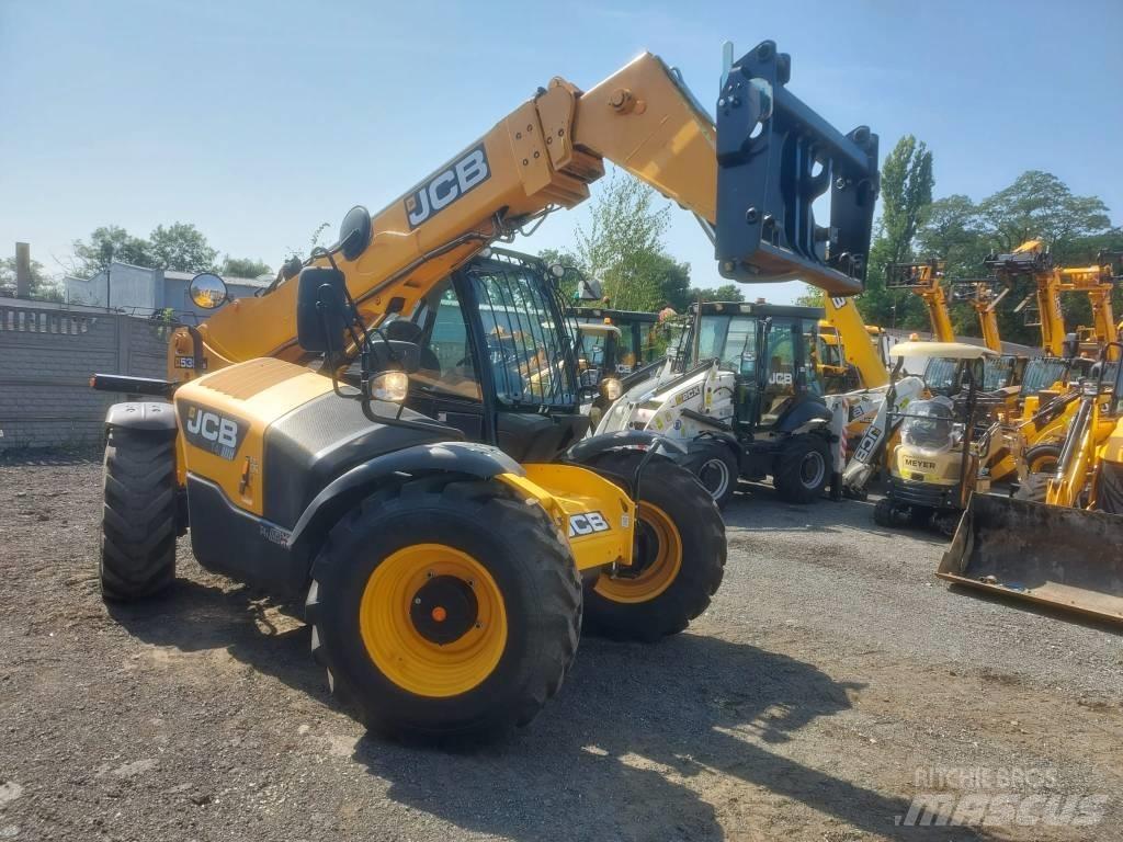 JCB 535-95 مناولات متداخلة