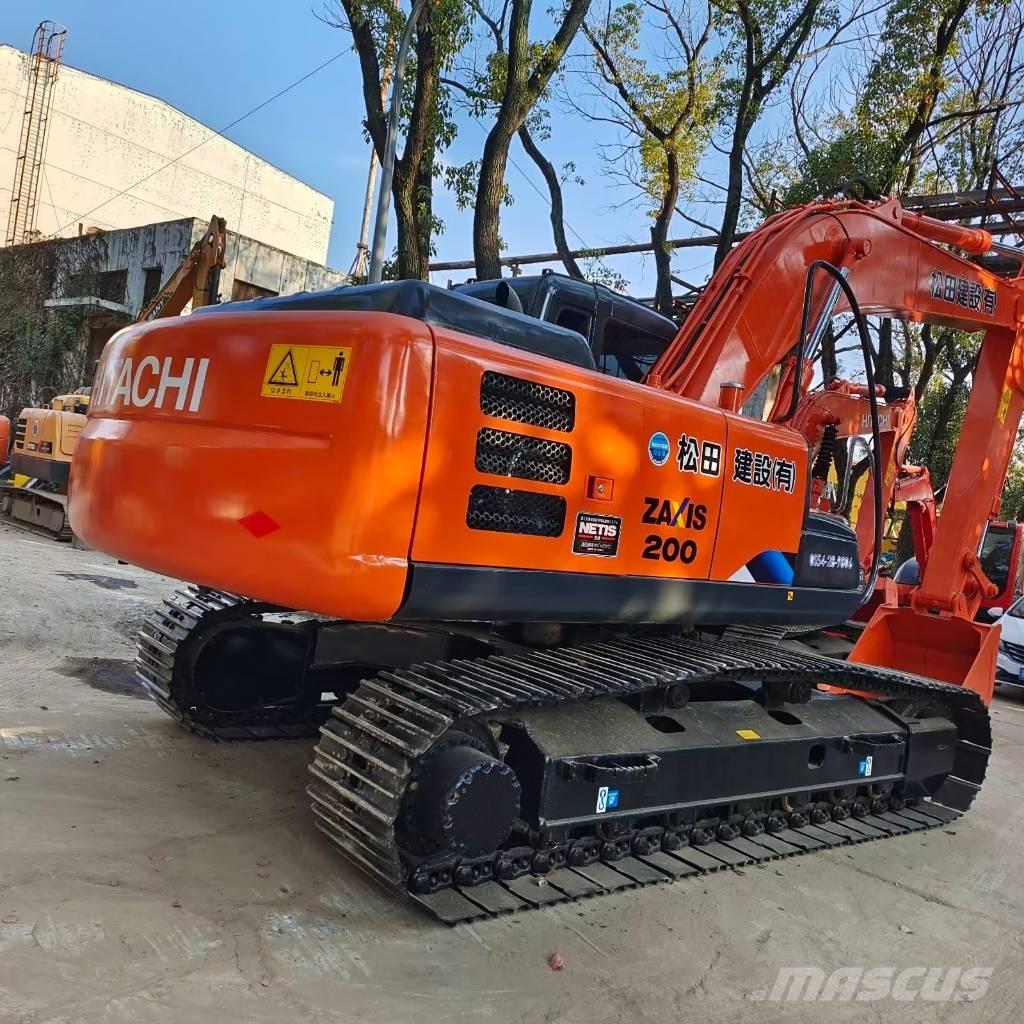 Hitachi Zaxis 200-3 حفارات زحافة