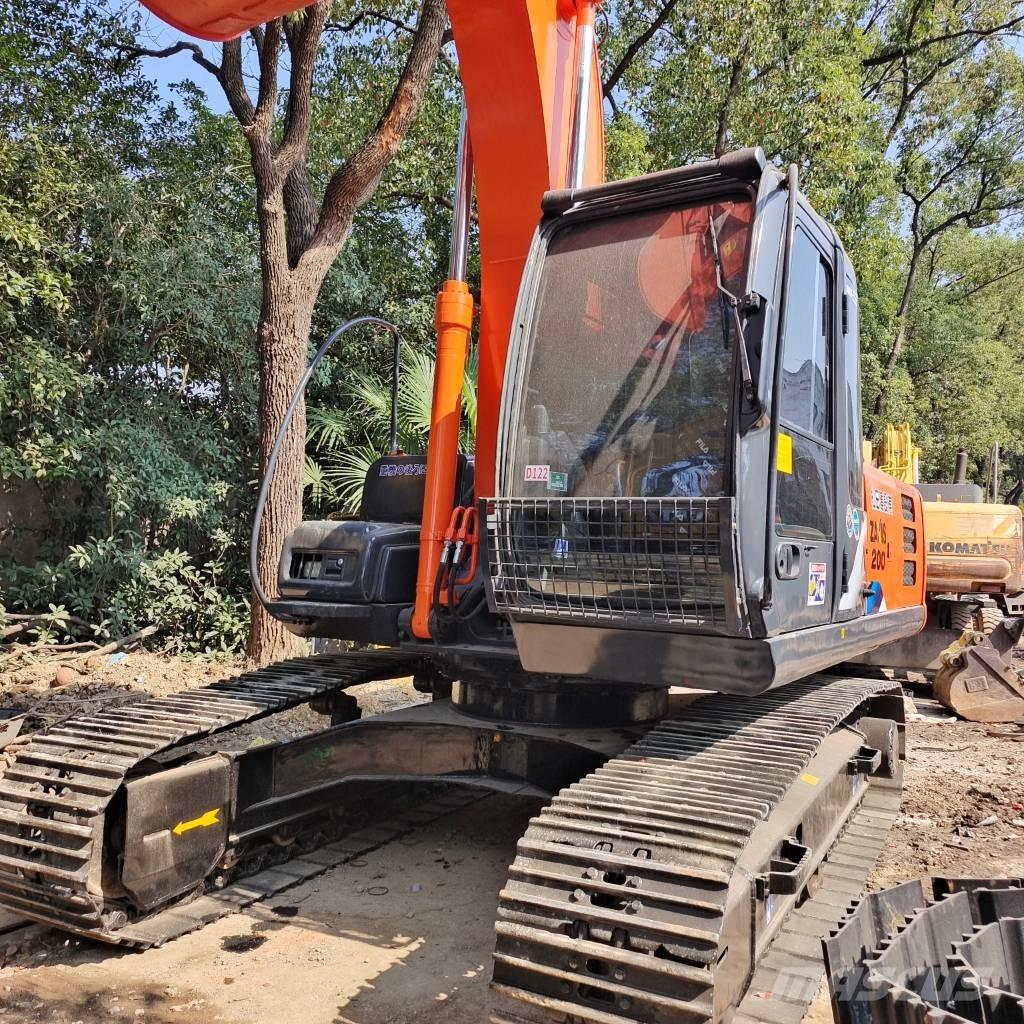 Hitachi Zaxis 200-3 حفارات زحافة