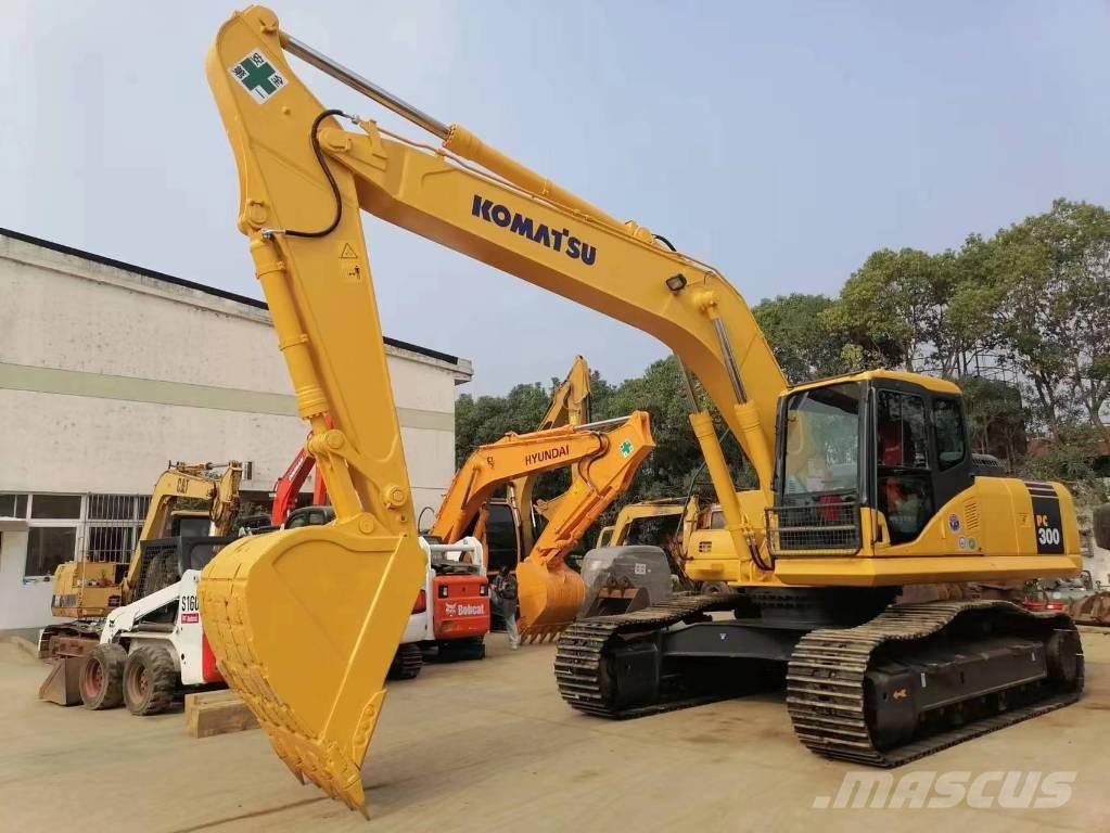 Komatsu PC 300 حفارات زحافة
