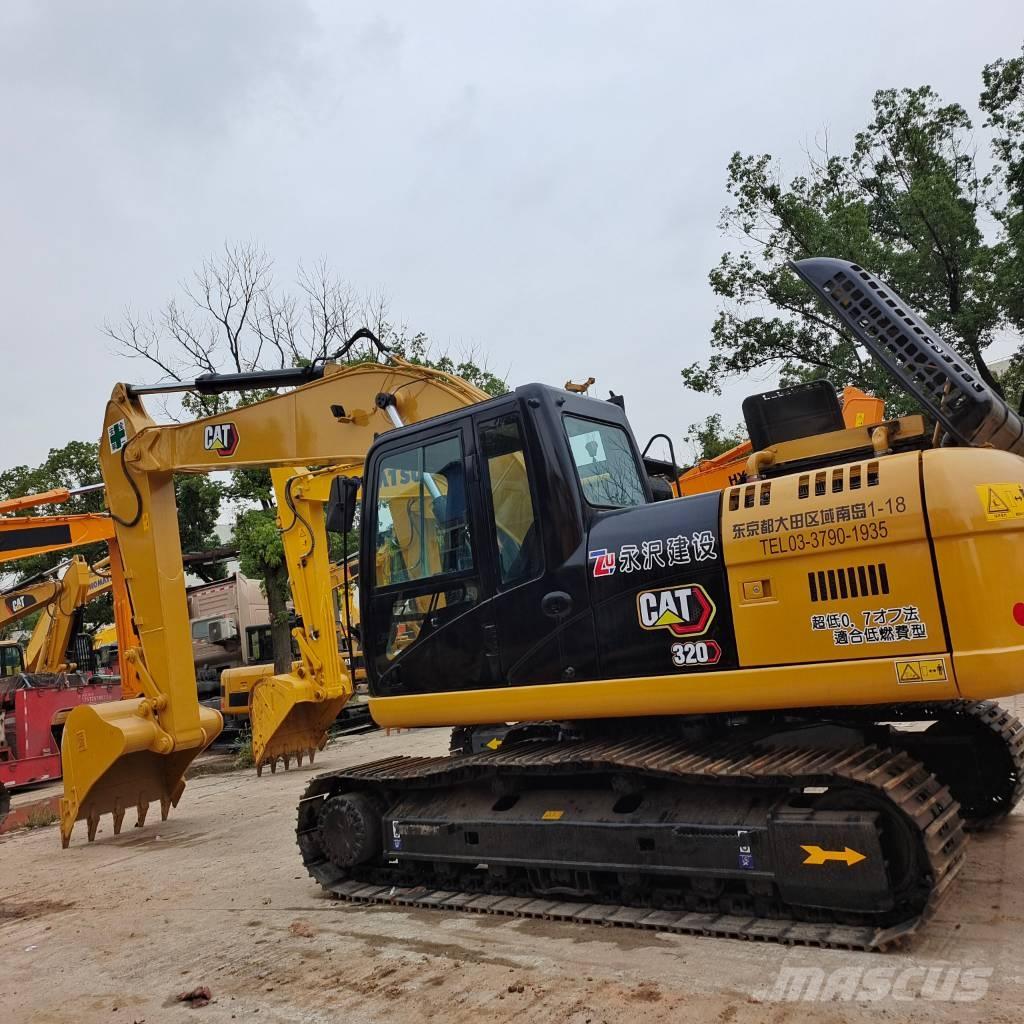 CAT 320 D حفارات زحافة
