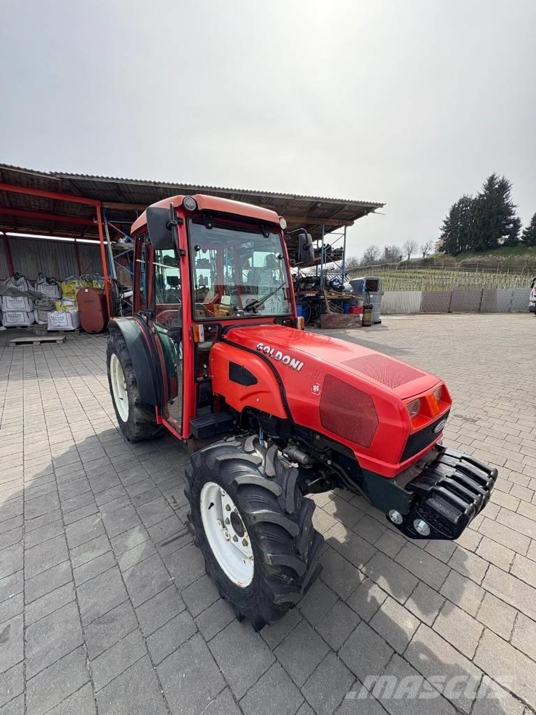 Goldoni STAR 85 الجرارات