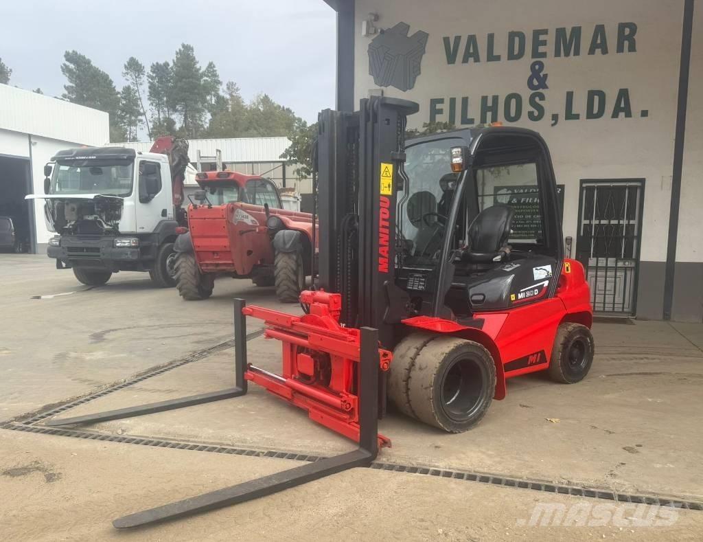Manitou MI 30 D شاحنات الديزل