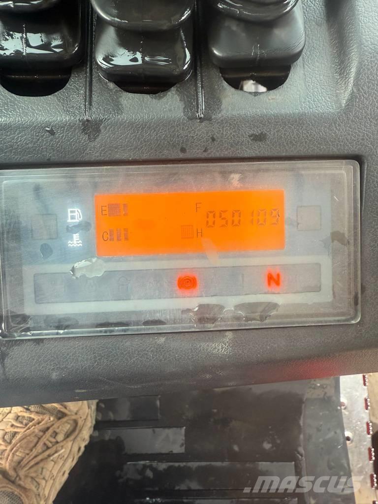 Manitou MI 30 D شاحنات الديزل