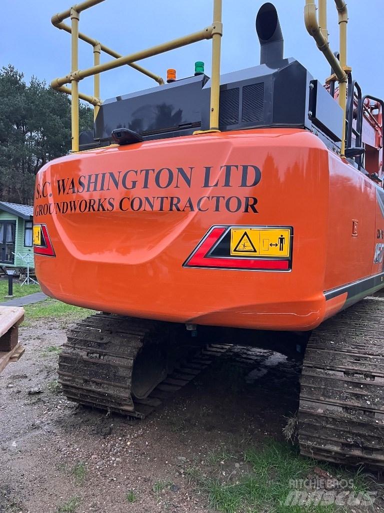Hitachi ZX 160 LC-7 حفارات زحافة