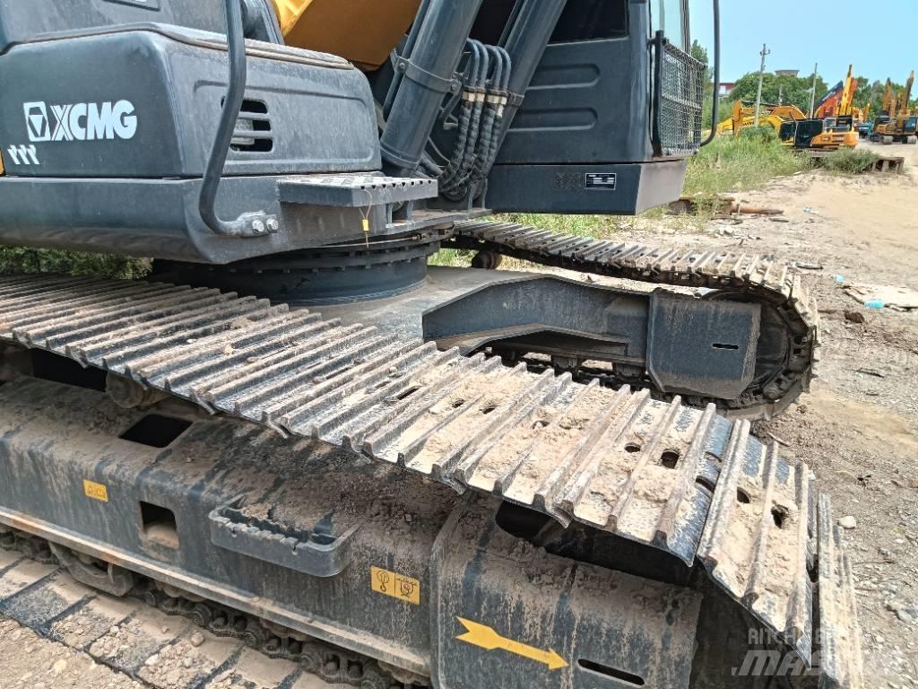 XCMG XE 215 DA حفارات زحافة