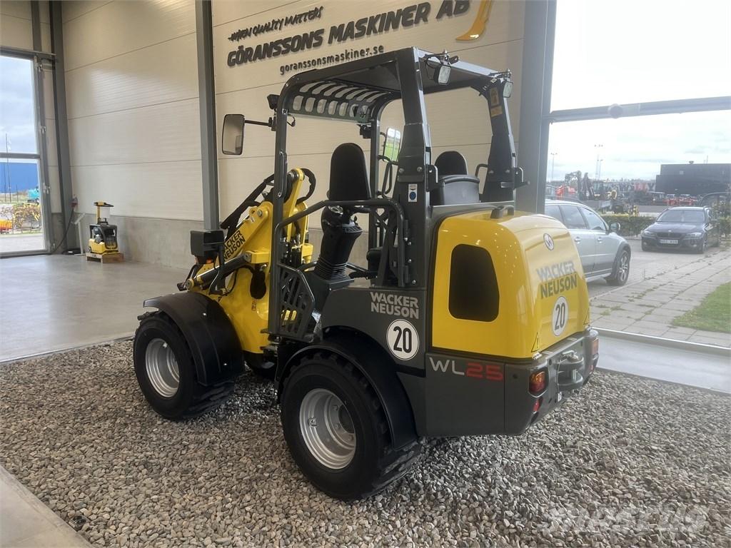 Wacker Neuson WL 25 لوادر بعجل
