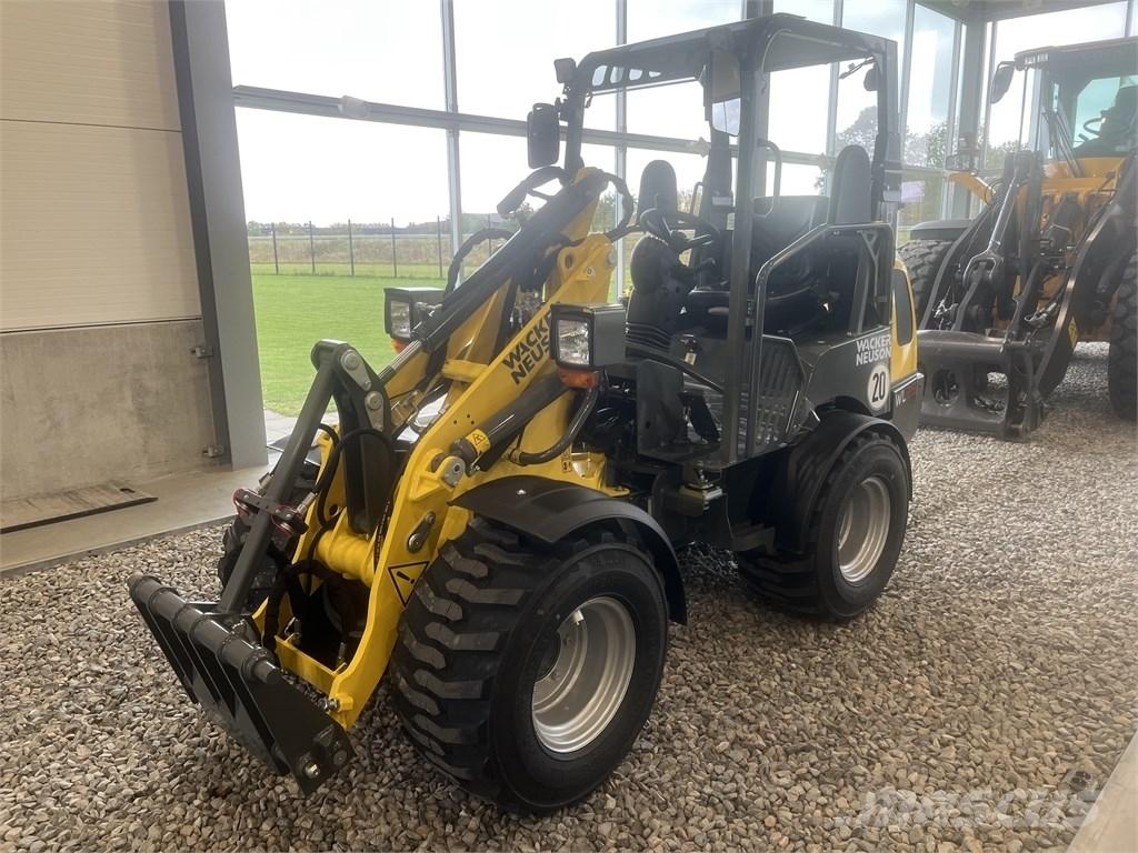 Wacker Neuson WL 25 لوادر بعجل