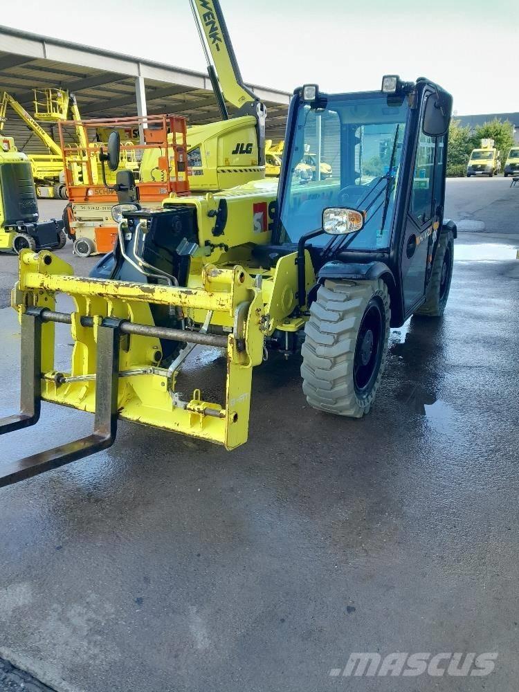 JCB 525-60 مناولات متداخلة