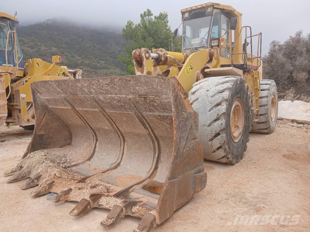 Komatsu WA 600-1 لوادر بعجل