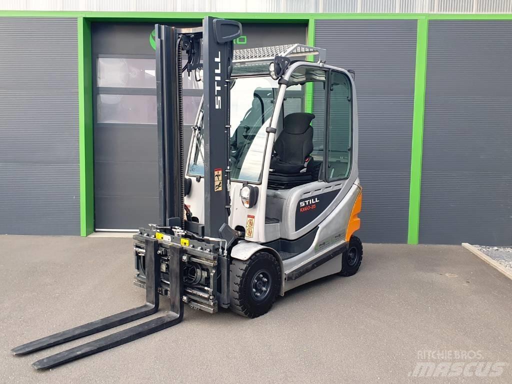 Still RX 60-25 شاحنات ذات رافعات شوكية تعمل بالكهرباء